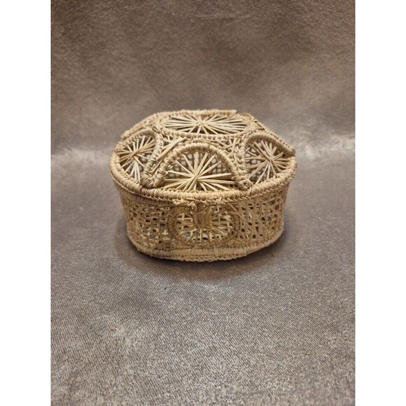 Vintage Folk Art Boho Small Woven Treasure Trinket Box Sweet Grass & Wire - Picture 2 of 16